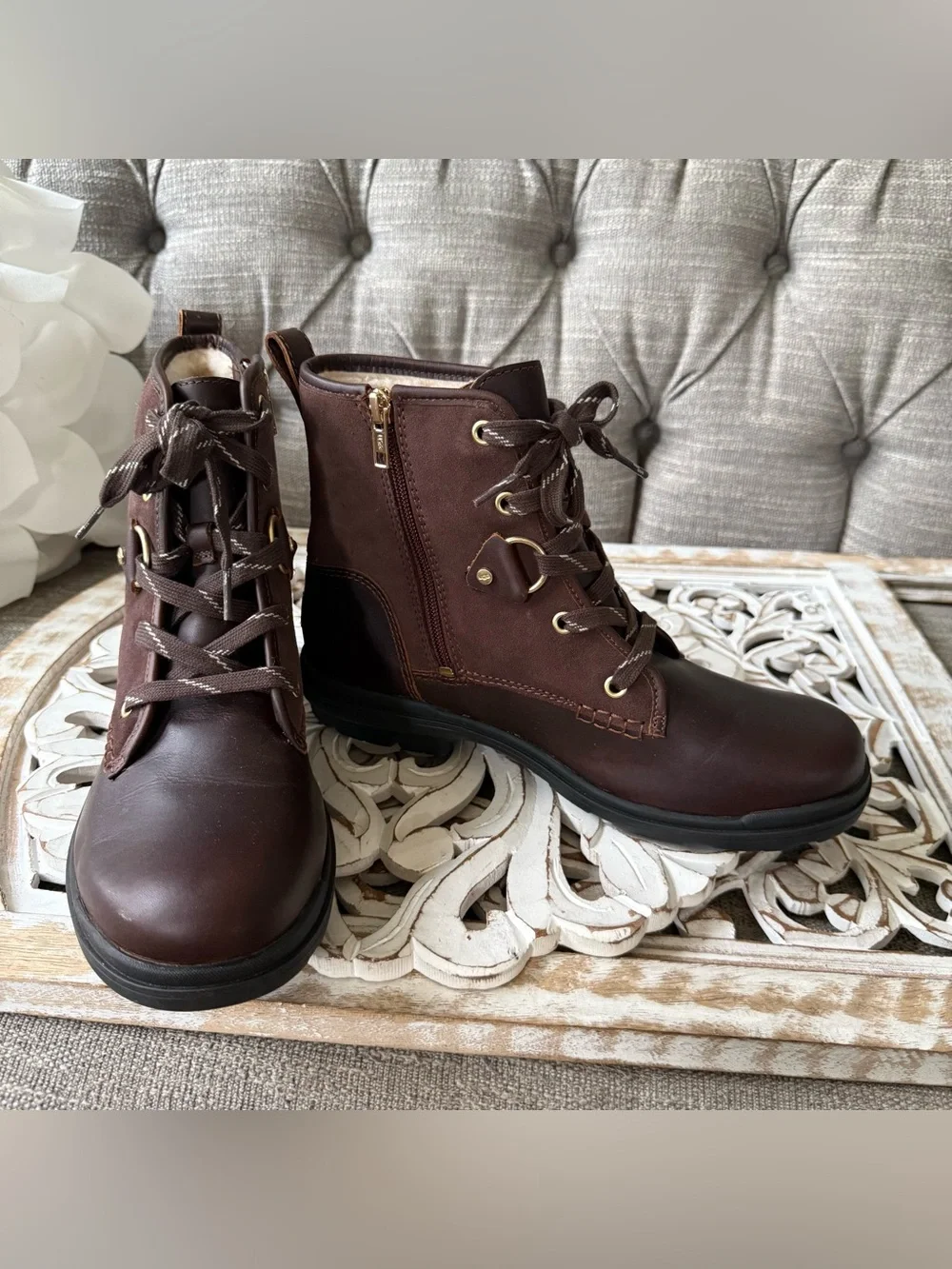 UGG Dark Brown Leather Suede Shearling Lace-Up Boots Women’s 9.5